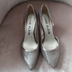 Anne Klein Size 81/2 pewter